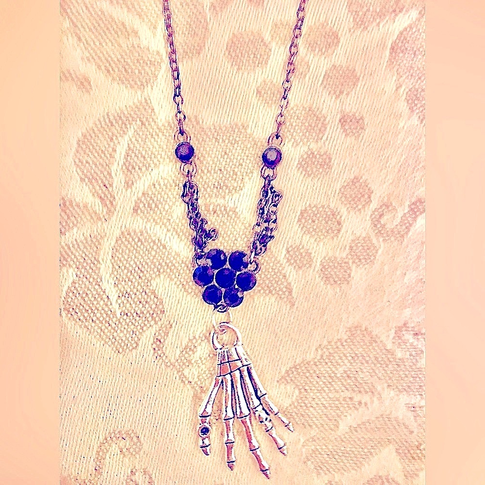 Necklace Black Crystal vintage chain w skeleton hand w ring charm 16”